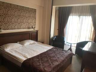 Отель Hotel Ana Констанца Двухместный номер с 1 кроватью или 2 отдельными кроватями-1